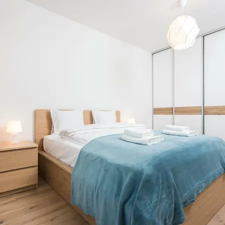 Mogilska Tower Near Tauron Arena By Inpoint - Free Underground Parking Apartment Krakow