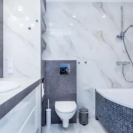 Apartament Inpoint Mogilska Tower View Near Tauron Arena Self Check-in