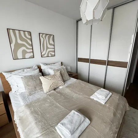 Apartament Inpoint Mogilska Tower View Near Tauron Arena Self Check-in *