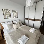 Apartment Inpoint Mogilska Tower View Near Tauron Arena Self Check-in *